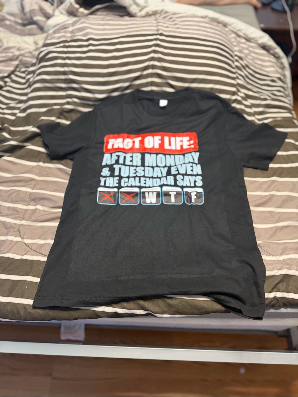 Source Unknown Black Graphic Tee with Red and Light Blue Print